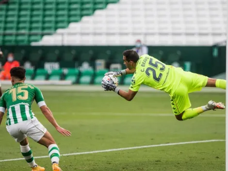 Claudio Bravo vuelve a dejar su arco en cero y es puntero junto al Betis