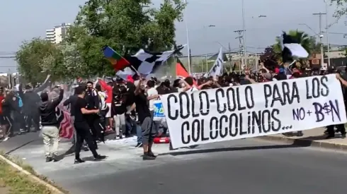 Los hinchas llegaron en masa al Monumental tras la derrota.