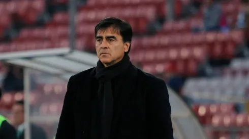 Quinteros llega hoy a Chile para asumir la dirección técnica de Colo Colo.