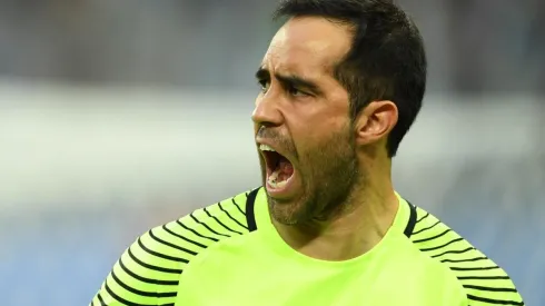 Claudio Bravo se enoja por el robo en Uruguay
