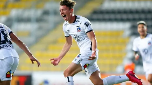 La alegría de Luciano Arriagada al anotar su primer gol con Colo Colo.