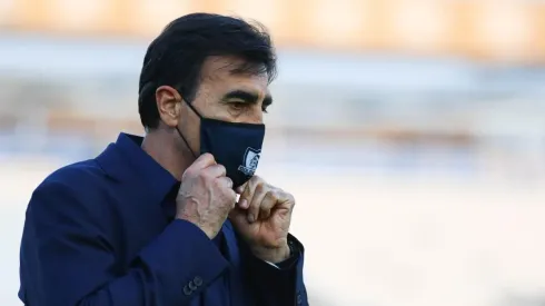 Gustavo Quinteros busca su primera victoria al mando de Colo Colo.