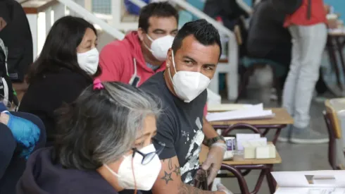 Como buen ciudadano, Esteban Paredes llegó a cumplir su deber cívico.