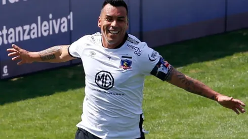 Encuentra camisetas oficiales con los estampados de Esteban Paredes.