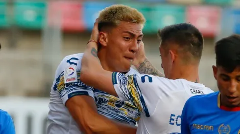 Colo Colo busca nombres para rejuvenecer la defensa.