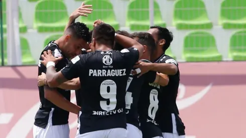 Colo Colo quiere abrazarse esta tarde ante Curicó