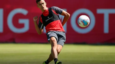 Pablo Solari entrena en Colo Colo