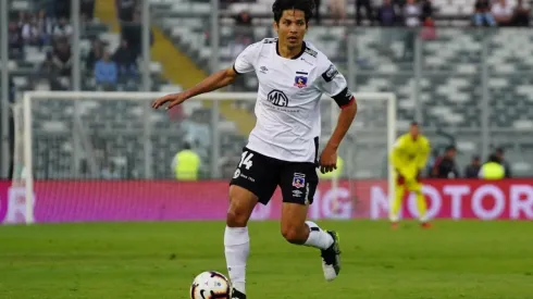 Matías Fernández con la jineta de capitán en la Noche Alba 2020.