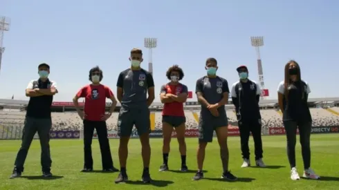 Los jugadores recibieron la Arellanización en la cancha David Arellano | Foto: CSD Colo Colo