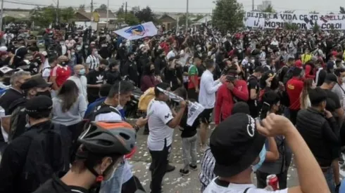 El bus del Cacique partió a las 13:30 horas del Estadio Monumental.