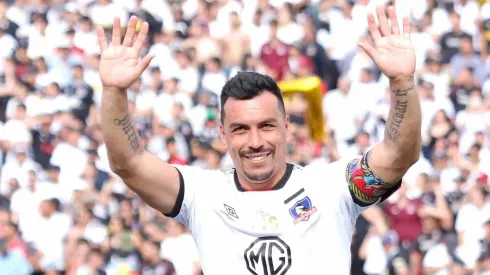 Esteban Paredes dejó de ser jugador de Colo Colo.