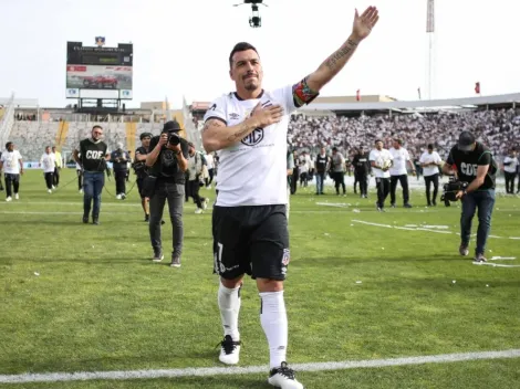 La sentida despedida de Esteban Paredes