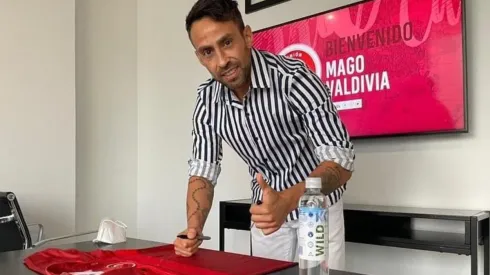 Jorge Valdivia presentado como nuevo jugador de Unión La Calera.