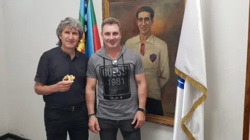 Daniel Morón espera con los brazos abiertos a Marcelo Barticciotto.