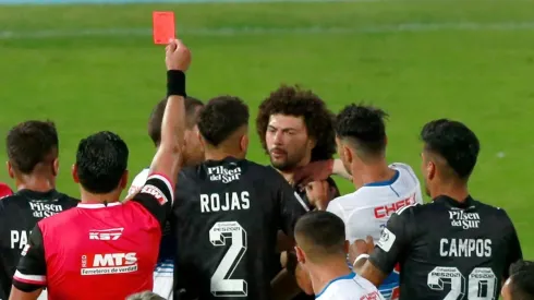 El momento en que Falcón vio la roja ante la UC.