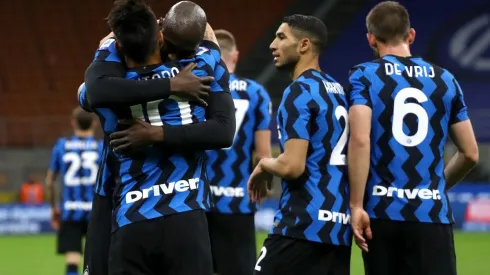 Inter vence a Sassuolo por 2-1