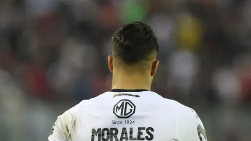 Iván Morales recibe el apoyo de la familia colocolina