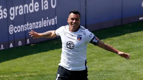 Esteban Paredes saludó al Cacique en su aniversario.