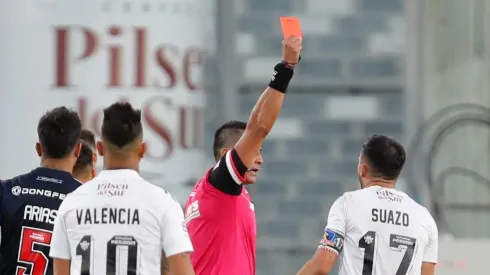 Suazo fue expulsado en el Superclásico.