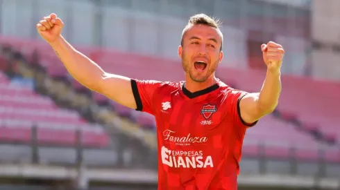 Larry Valenzuela inició su carrera en Colo Colo.