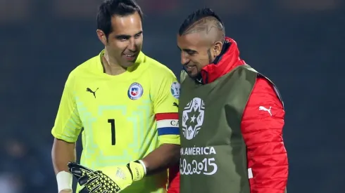Arturo Vidal igual a Claudio Bravo
