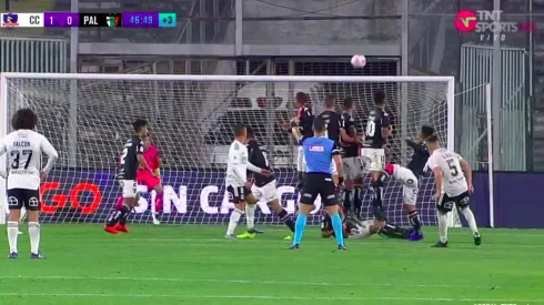 Gil anotó el primero del partido con un exquisito tiro libre