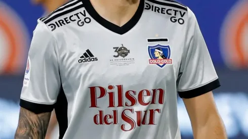 La camiseta de Colo Colo que recuerda la Copa Libertadores.