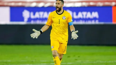 Claudio Bravo reclama a la CONMEBOL
