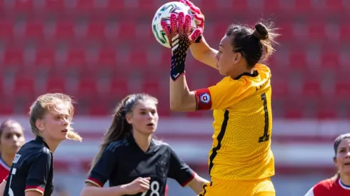 Tiane Endler nuevamente estuvo monumental en la Roja.