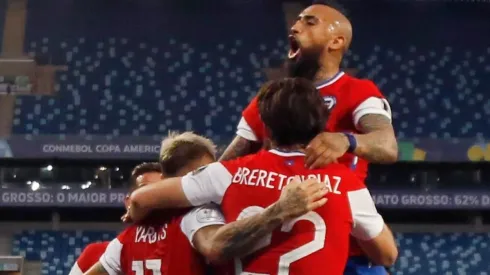 Arturo Vidal junto a Ben Brereton en esta Copa América.