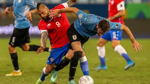 Arturo Vidal jugó hasta los 68' de juego ante Uruguay.