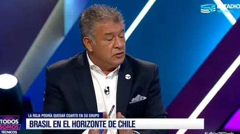 Borghi cree que Chile ha obtenido mejores resultados con tres en el fondo | Foto: captura