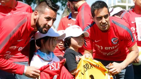 ¿Claudio Bravo y Mauricio como dupla técnica?