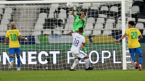 Claudio Bravo vs Brasil