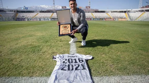 Felipe Campos recibió un merecido reconocimiento en el estadio Monumental.