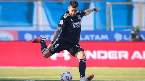 Matías Zaldivia tuvo molestias físicas en el partido con Universidad Católica.