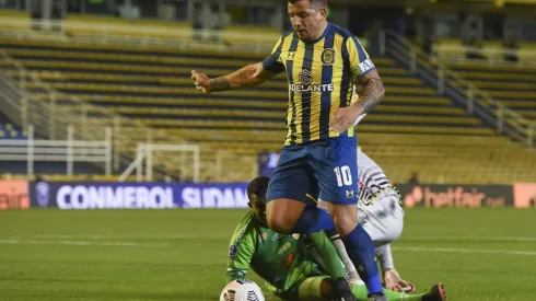 Vecchio la rompió con un golazo para Rosario Central.