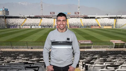 Un feliz Gonzalo Fierro estuvo de vuelta en el estadio Monumental.