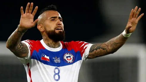 Arturo Vidal ya está en suelo nacional