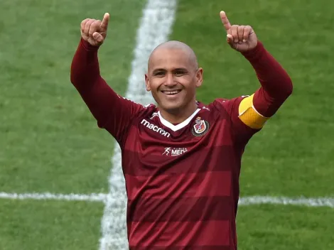 Chupete Suazo fue presentado en el equipo filial de Monterrey