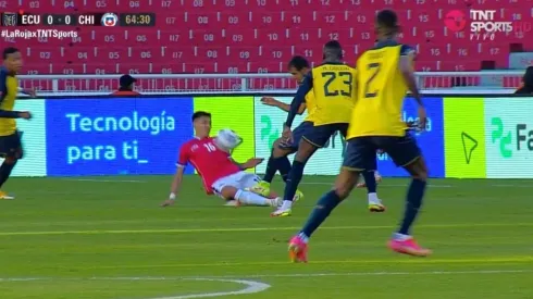 Sornoza vio la roja tras pisotón a Claudio Baeza.