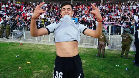 El Pibe festeja el título de la Copa Chile.