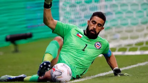 Claudio Bravo será el guardameta titular esta noche ante Colombia.