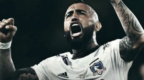 El Rey Arturo "usó" la camiseta actual del Cacique.