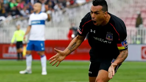 Esteban Paredes le anotó varios goles en el pasado a Universidad Católica.