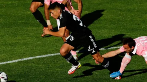 Joan Cruz sin frenos en busca del arco rival | Foto: Captura TNT Sports