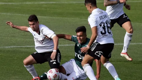 ¿Pueden jugar los contactos estrechos contra Wanderers?