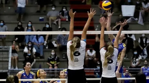 Las albas se despidieron del título