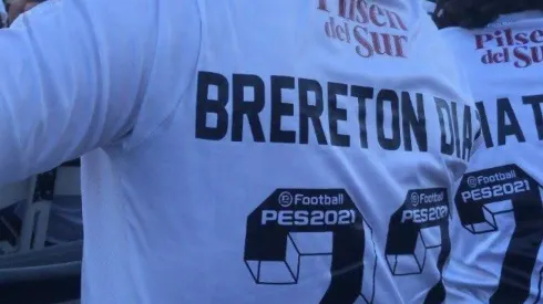 Brereton Díaz y su camiseta del Cacique