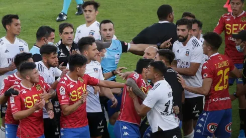El volante pidió disculpas tras el altercado ante los jugadores albos